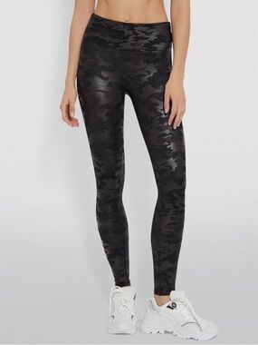 SPANX Faux Leather Camo Leggings Size S/P Black Gray